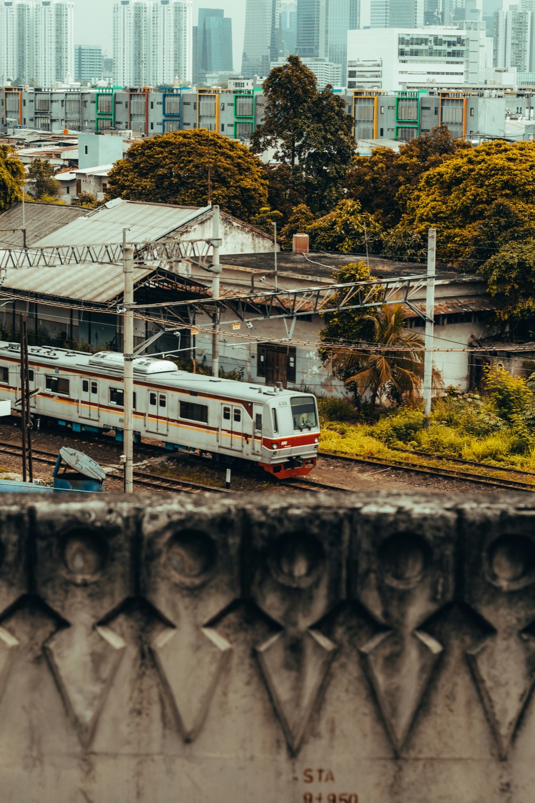 雅加达 KRL 通勤火车